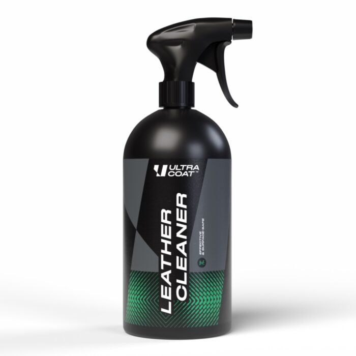 Ultracoat Leather Cleaner är en färdig att använda produkt för rengöring av skinnytor. Produkten ger hög rengöringseffektivitet samtidigt som säkerheten för lädret och användaren bibehålls. Lämplig för både naturligt och ekologiskt läder.